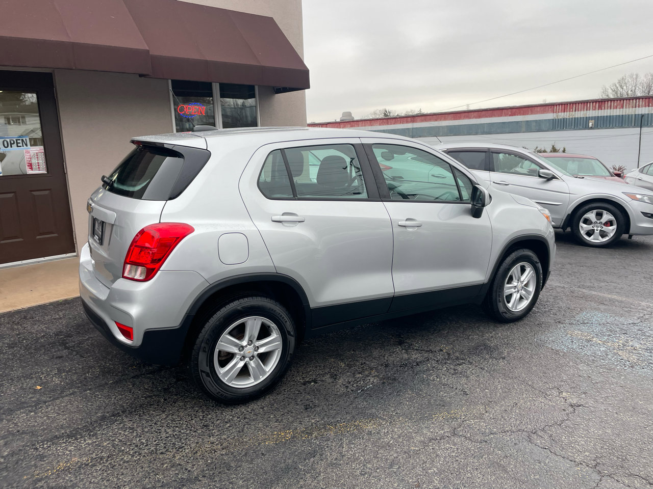 Used 2018 Chevrolet Trax LS AWD/4WD image 5