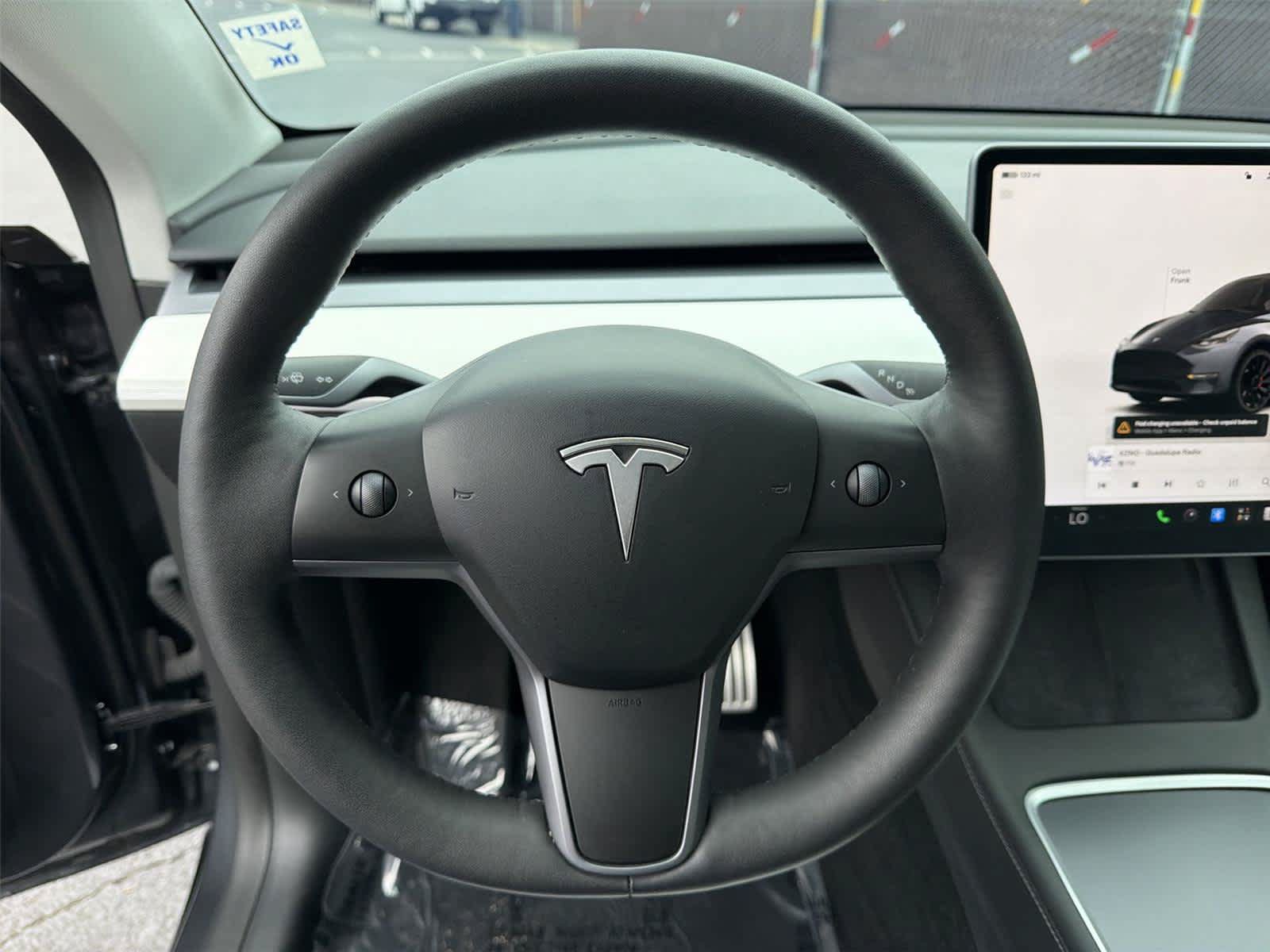 Used 2023 Tesla Model Y Performance AWD/4WD image 16
