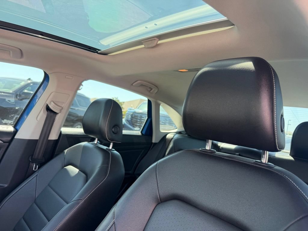 Used 2022 Volkswagen Jetta SE FWD image 28