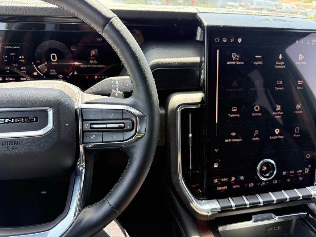 Used 2025 GMC Yukon Denali AWD/4WD image 8