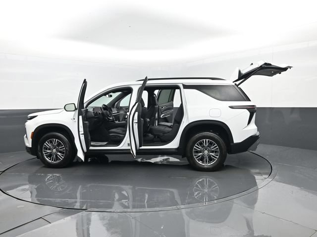 Used 2025 Chevrolet Traverse LT AWD/4WD image 34