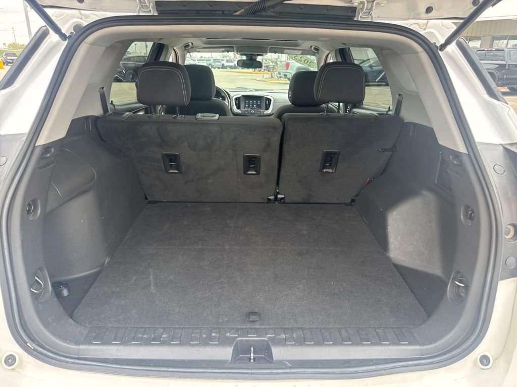 Used 2023 GMC Terrain SLE w/ Driver Convenience Package image 6