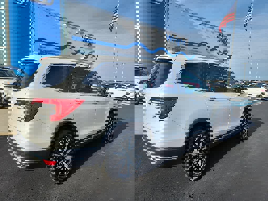 Used 2022 Honda Pilot Touring image 2