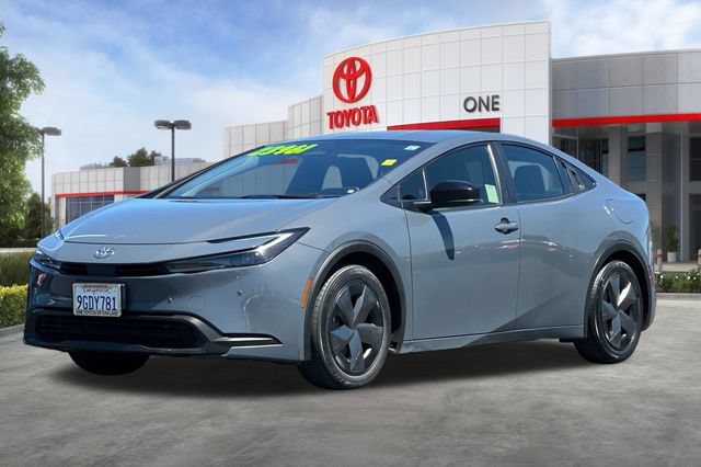 Used 2023 Toyota Prius LE FWD image 9