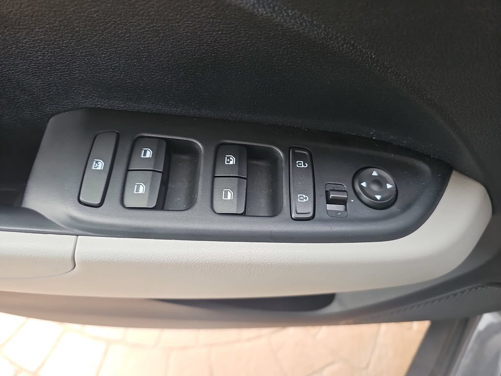 Certified 2026 Hyundai Venue SEL FWD image 29