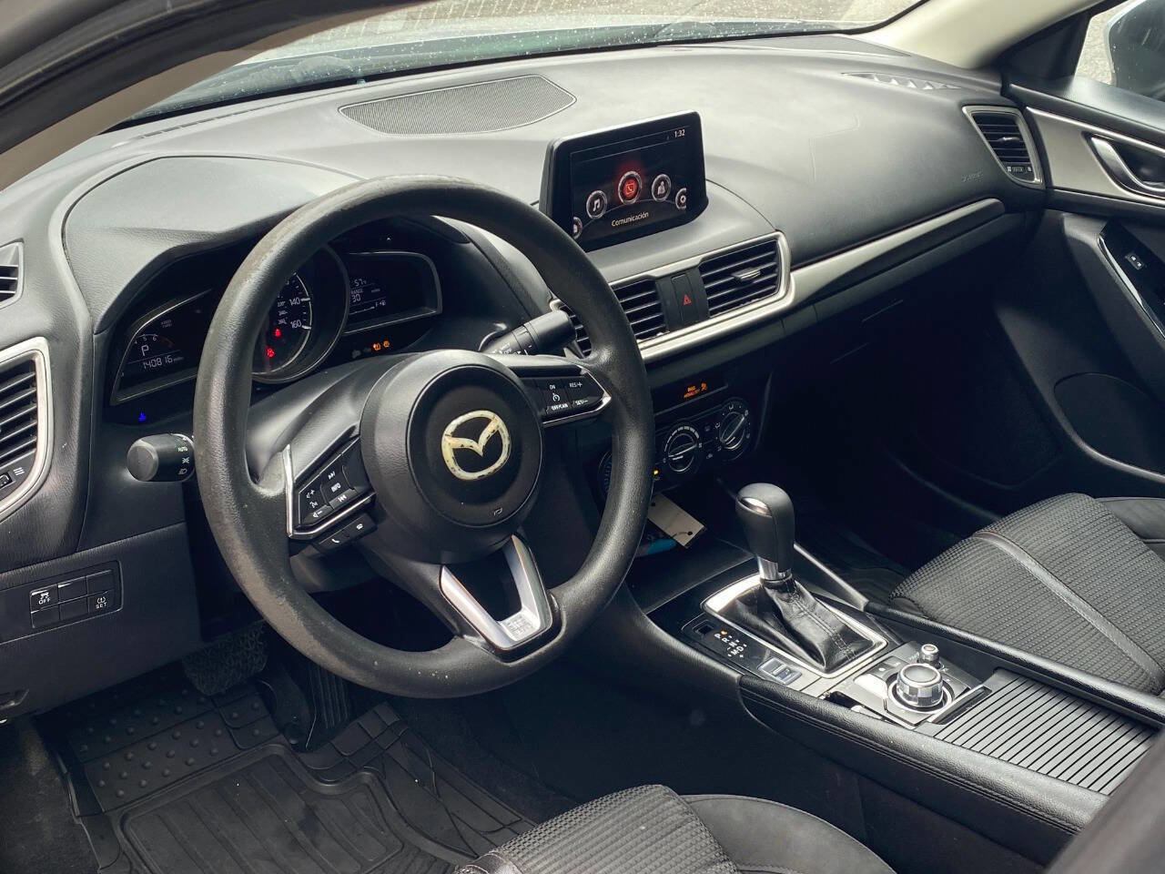 Used 2018 MAZDA MAZDA3 Sport w/ Preferred Equipment Package FWD image 10