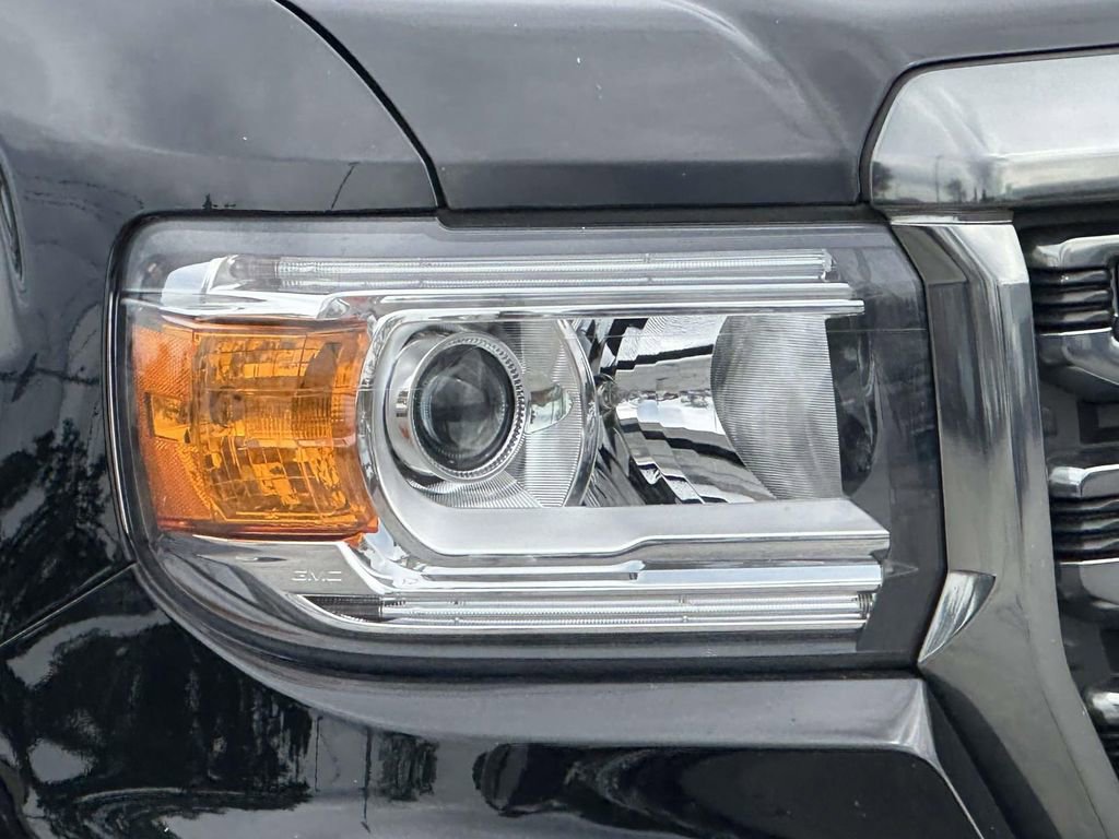 Used 2022 GMC Canyon AT4 w/ Trailering Package image 8