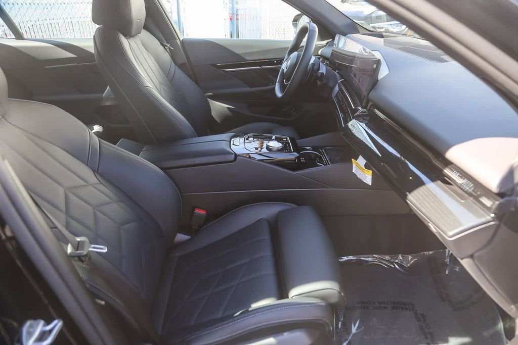 Certified 2025 BMW 530i image 13