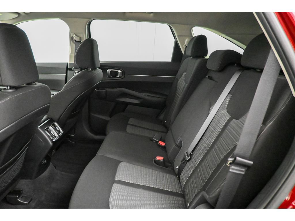 Certified 2025 Kia Sorento LX FWD image 17