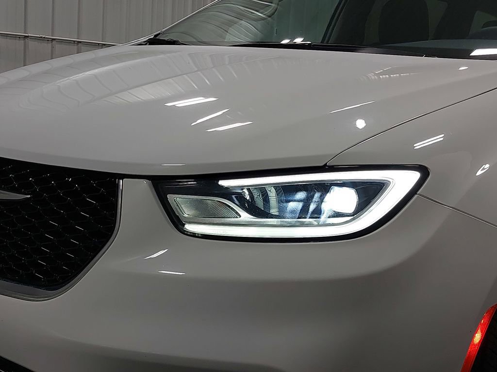 Used 2024 Chrysler Pacifica Touring-L image 54