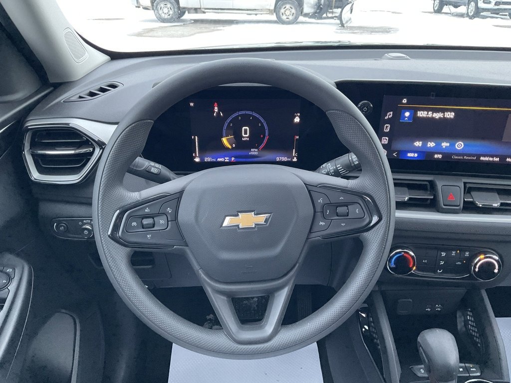 Used 2025 Chevrolet TrailBlazer LS w/ LS Convenience Package image 11