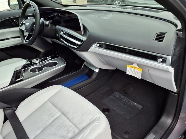 New 2025 Cadillac Lyriq Luxury RWD image 23