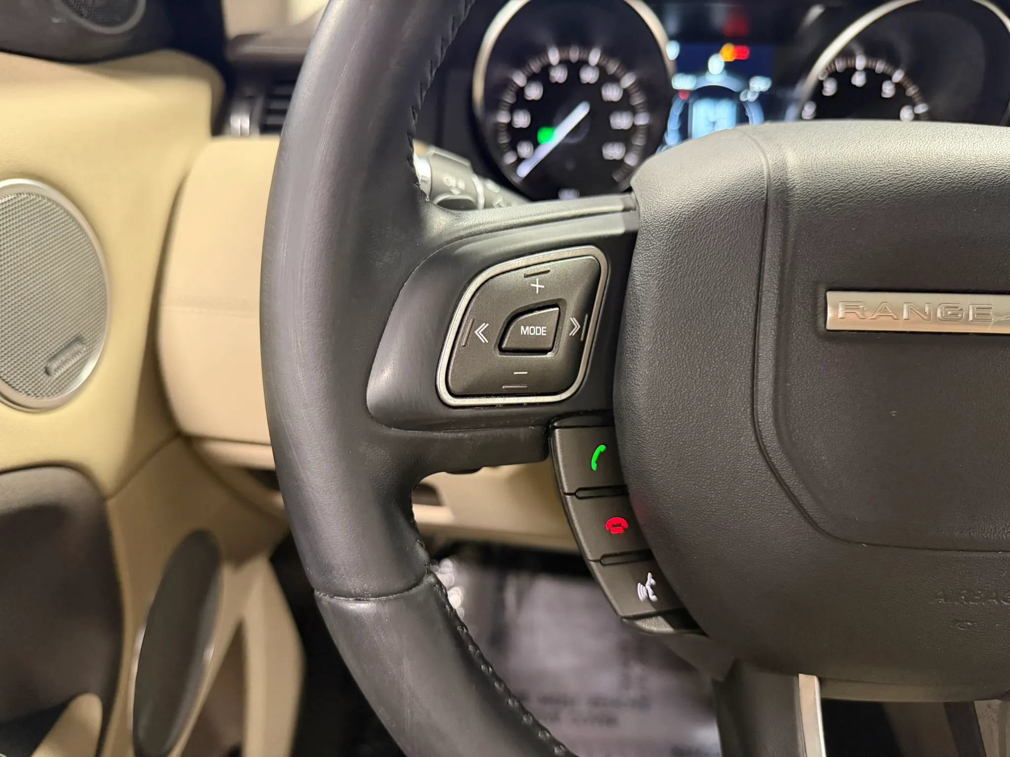 Used 2018 Land Rover Range Rover Evoque SE AWD/4WD image 15