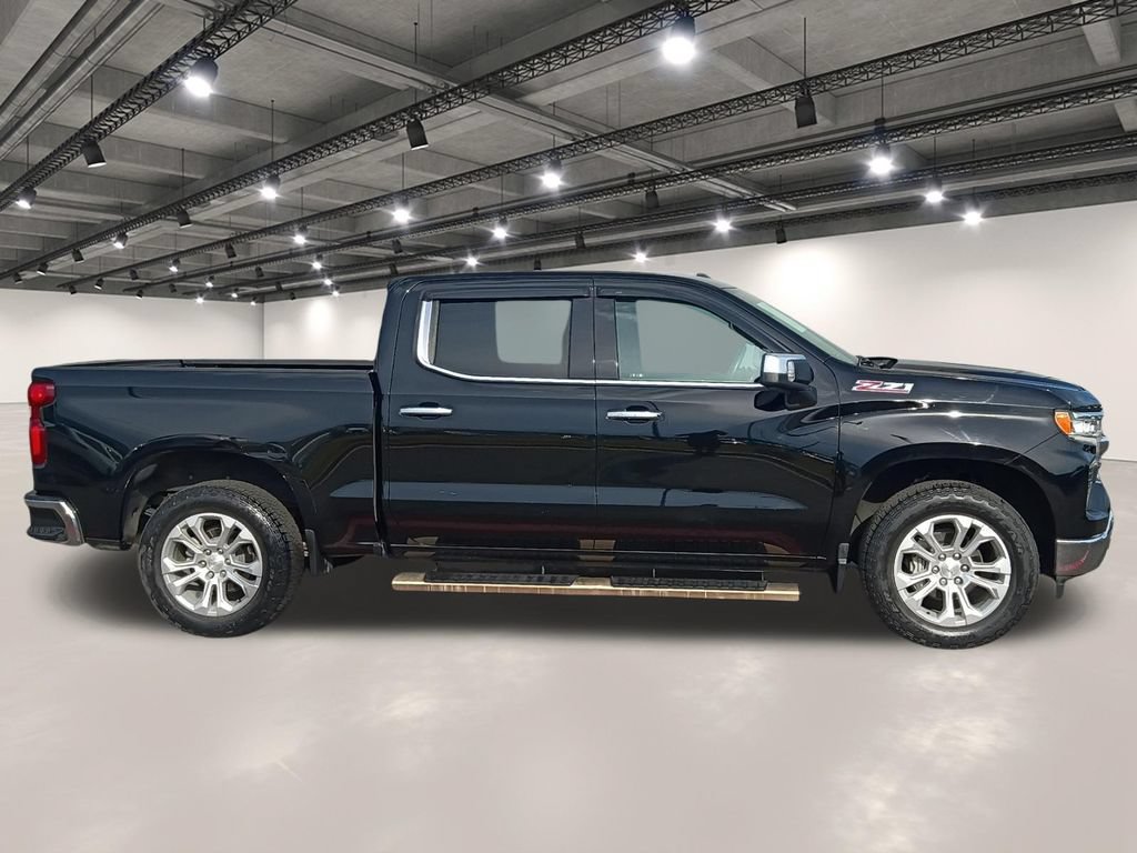 Used 2023 Chevrolet Silverado 1500 LTZ w/ LTZ Convenience Package II AWD/4WD image 17
