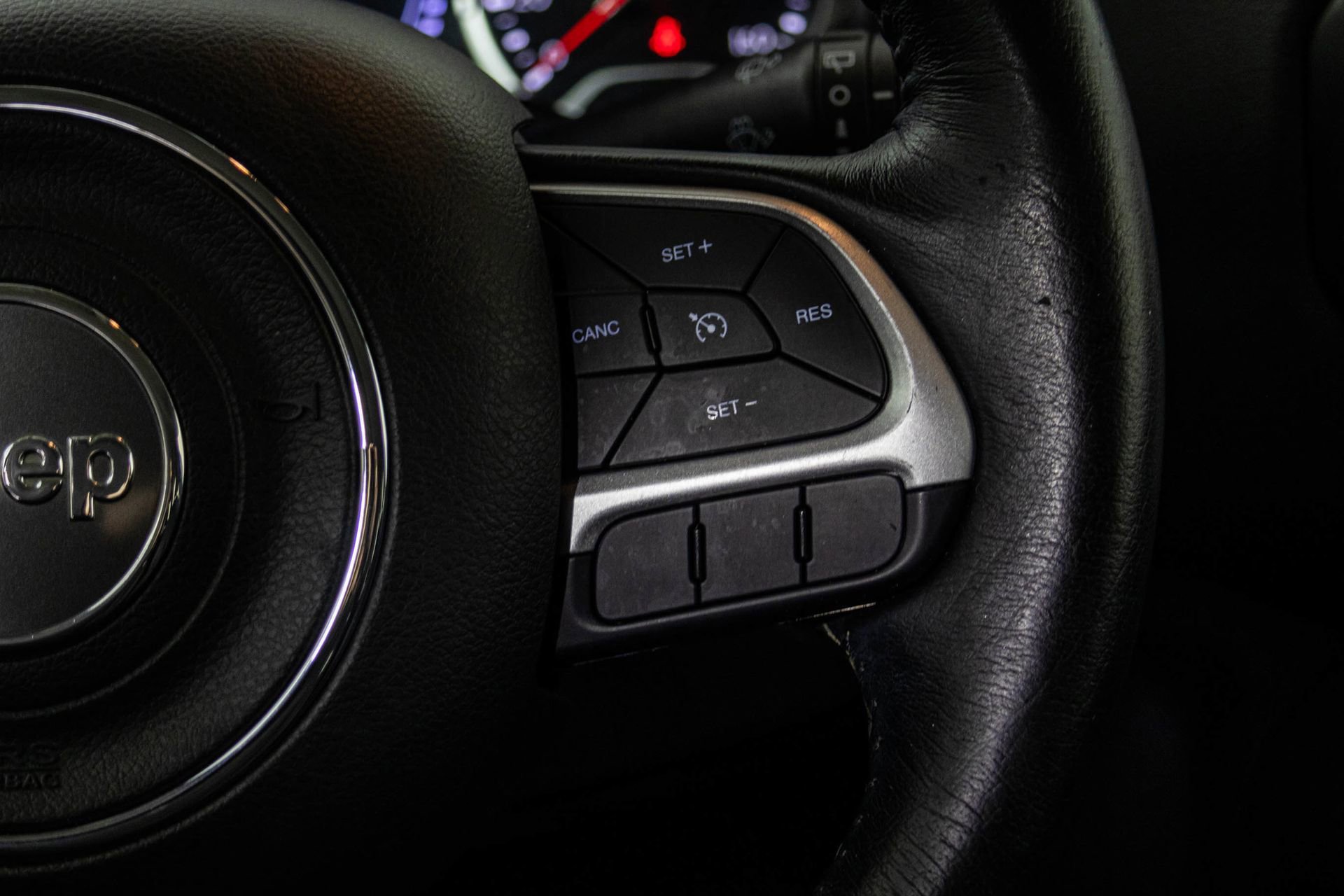 Used 2019 Jeep Renegade Latitude w/ Cold Weather Group image 30