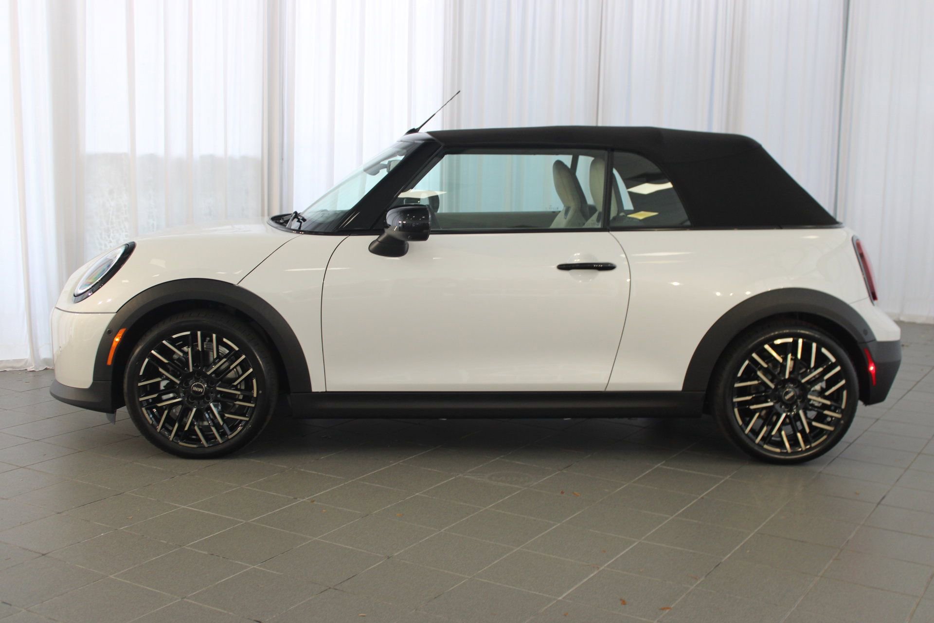 New 2026 MINI Cooper S image 2