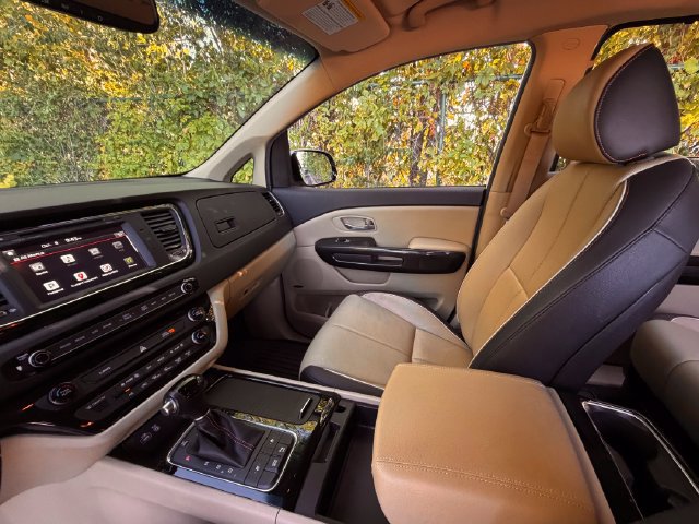 Used 2015 Kia Sedona SX FWD image 22