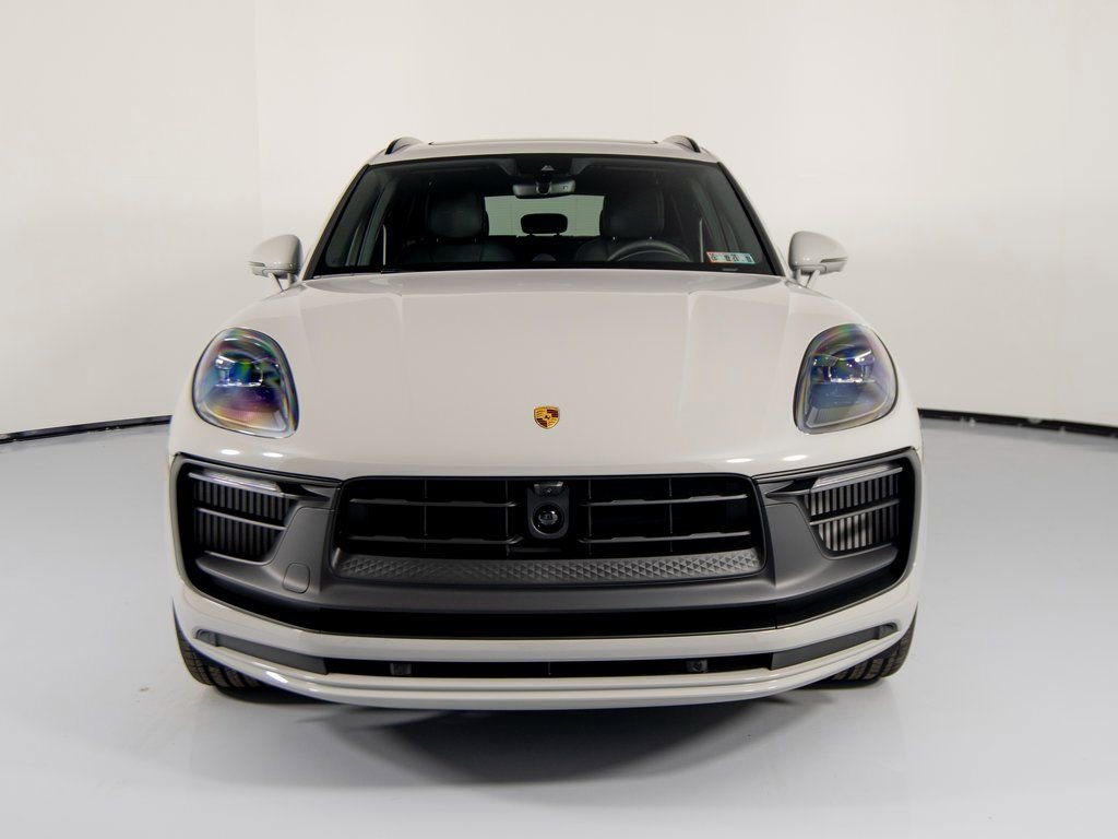 New 2026 Porsche Macan GTS image 13