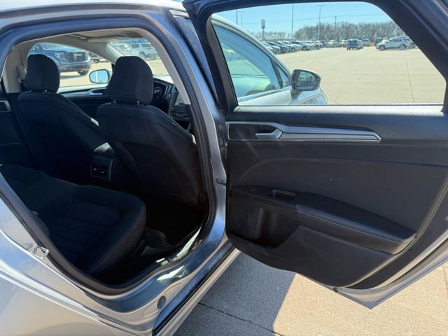 Used 2020 Ford Fusion SE image 20