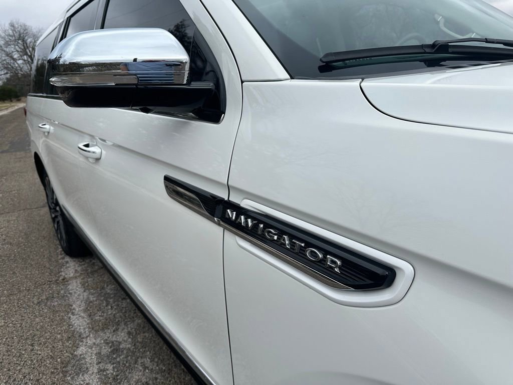 Used 2024 Lincoln Navigator L Black Label image 7