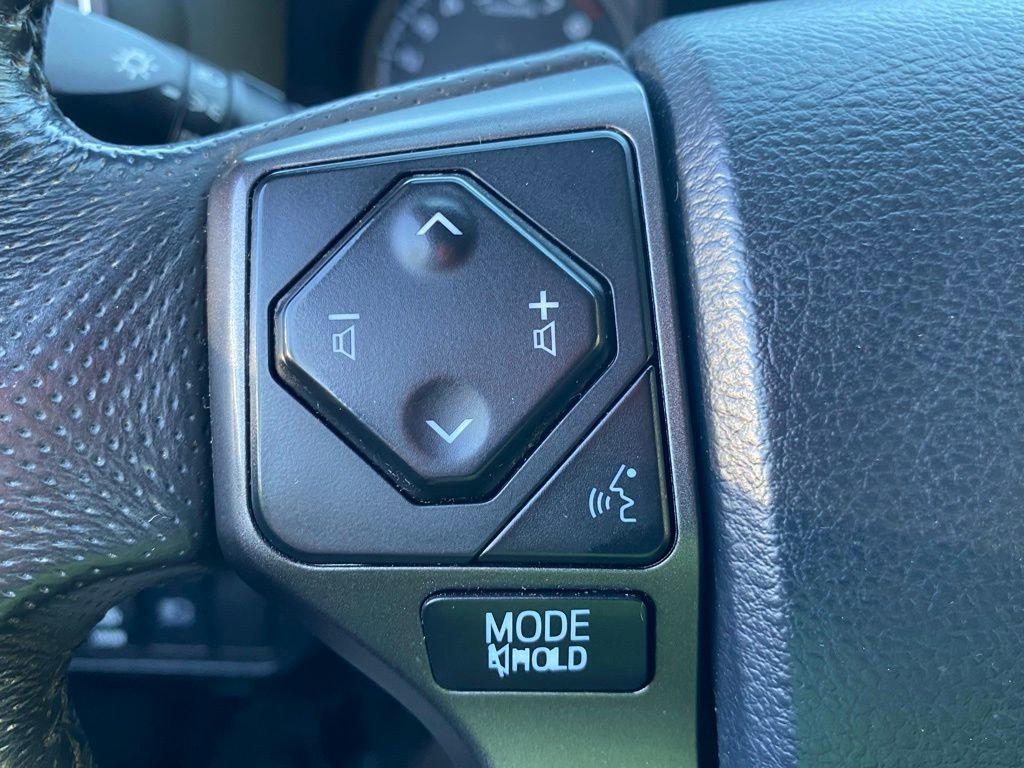 Used 2019 Toyota Tacoma TRD Sport AWD/4WD image 25