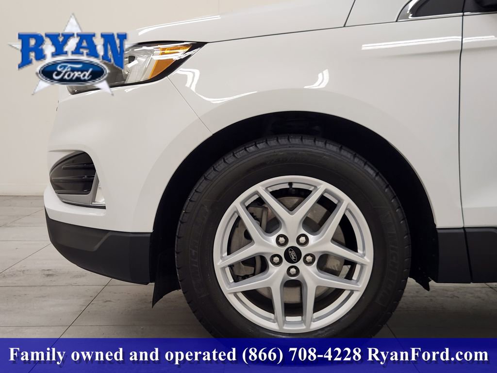 Certified 2024 Ford Edge SEL w/ Convenience Package image 5