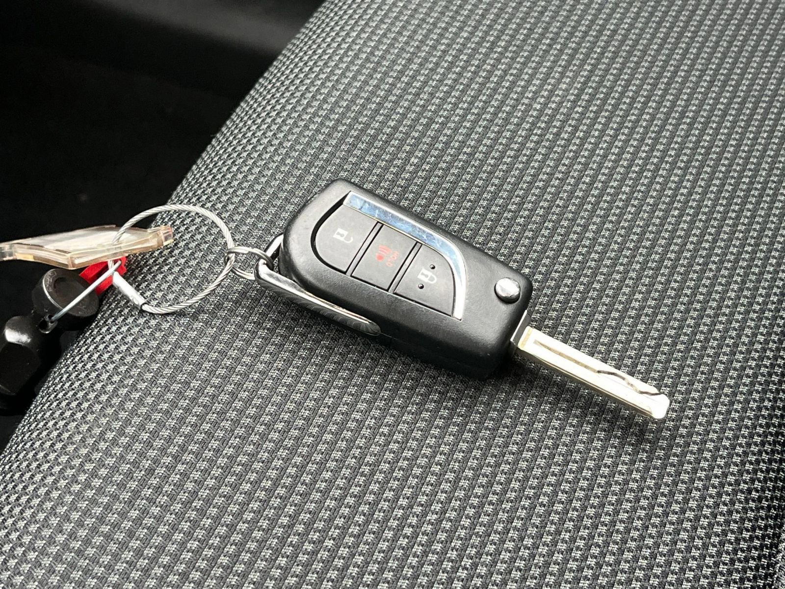 Used 2025 Toyota RAV4 LE image 22