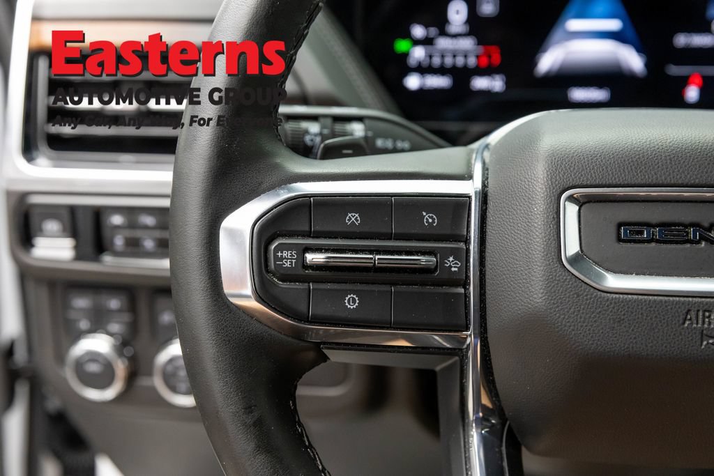 Used 2025 GMC Yukon XL Denali AWD/4WD image 15