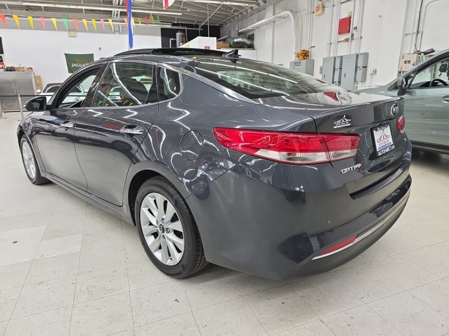 Used 2018 Kia Optima EX w/ Premium Package FWD image 4