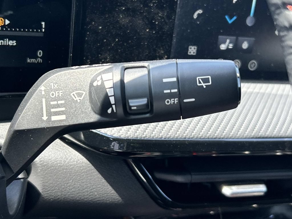 New 2026 Nissan Kicks SR w/ SR Premium Package FWD image 30