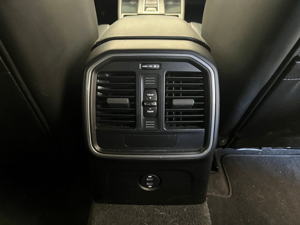 Used 2023 Porsche Macan Turbo image 17