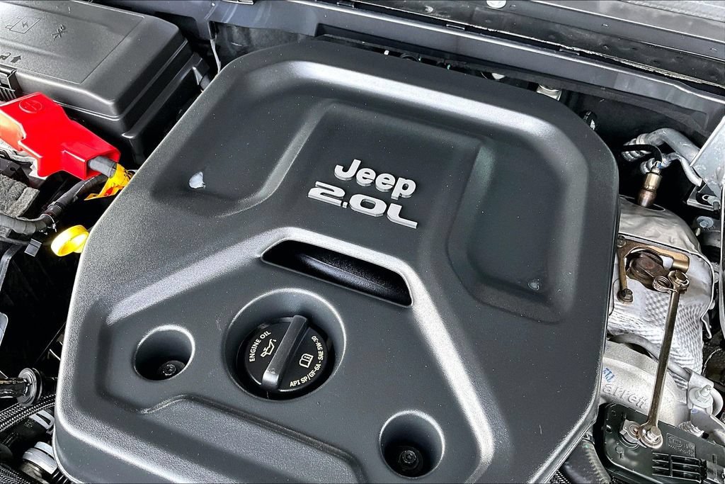 Used 2022 Jeep Wrangler Unlimited Sahara w/ Cold Weather Group AWD/4WD image 34
