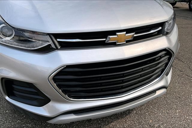 Used 2020 Chevrolet Trax LT w/ LT Convenience Package AWD/4WD image 30