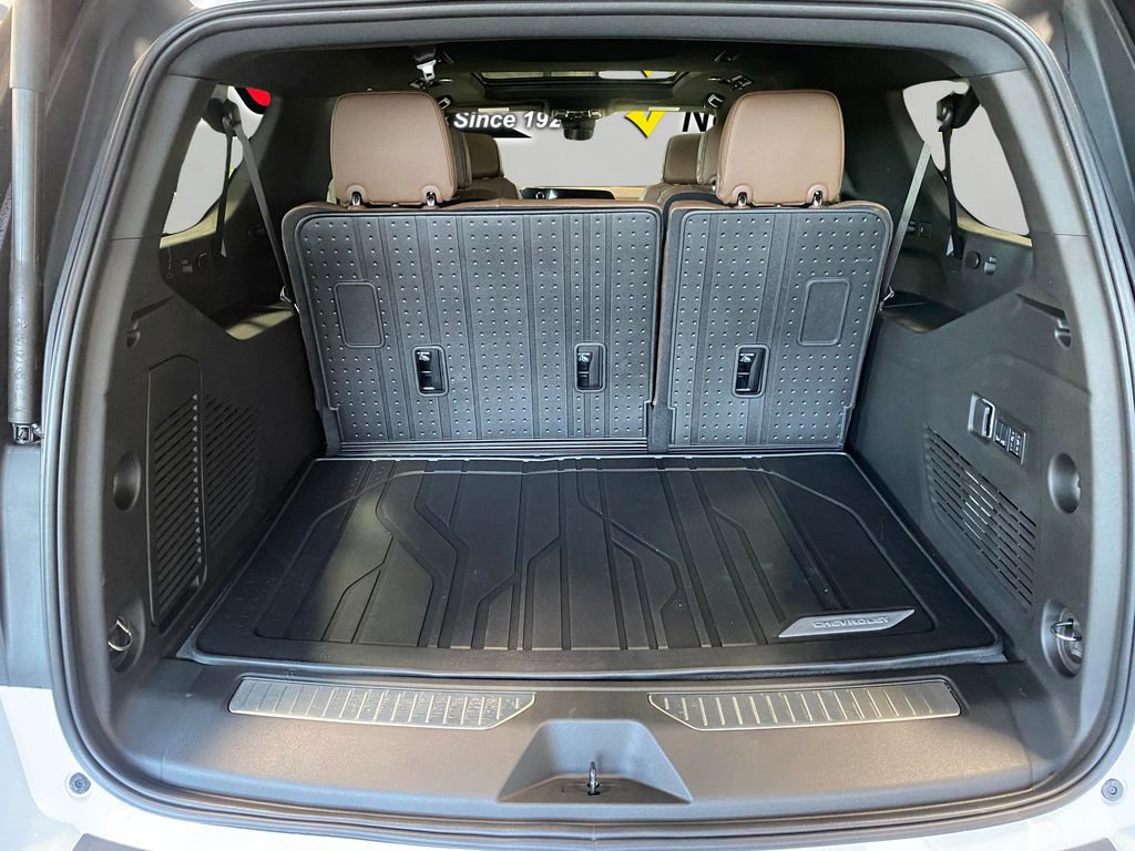 New 2026 Chevrolet Suburban High Country image 8