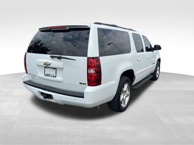 Used 2009 Chevrolet Suburban LT RWD image 7