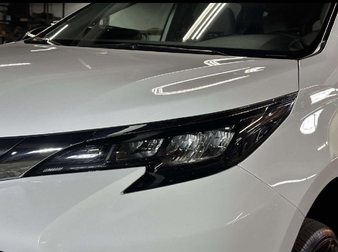 Used 2025 Toyota Sienna LE image 8