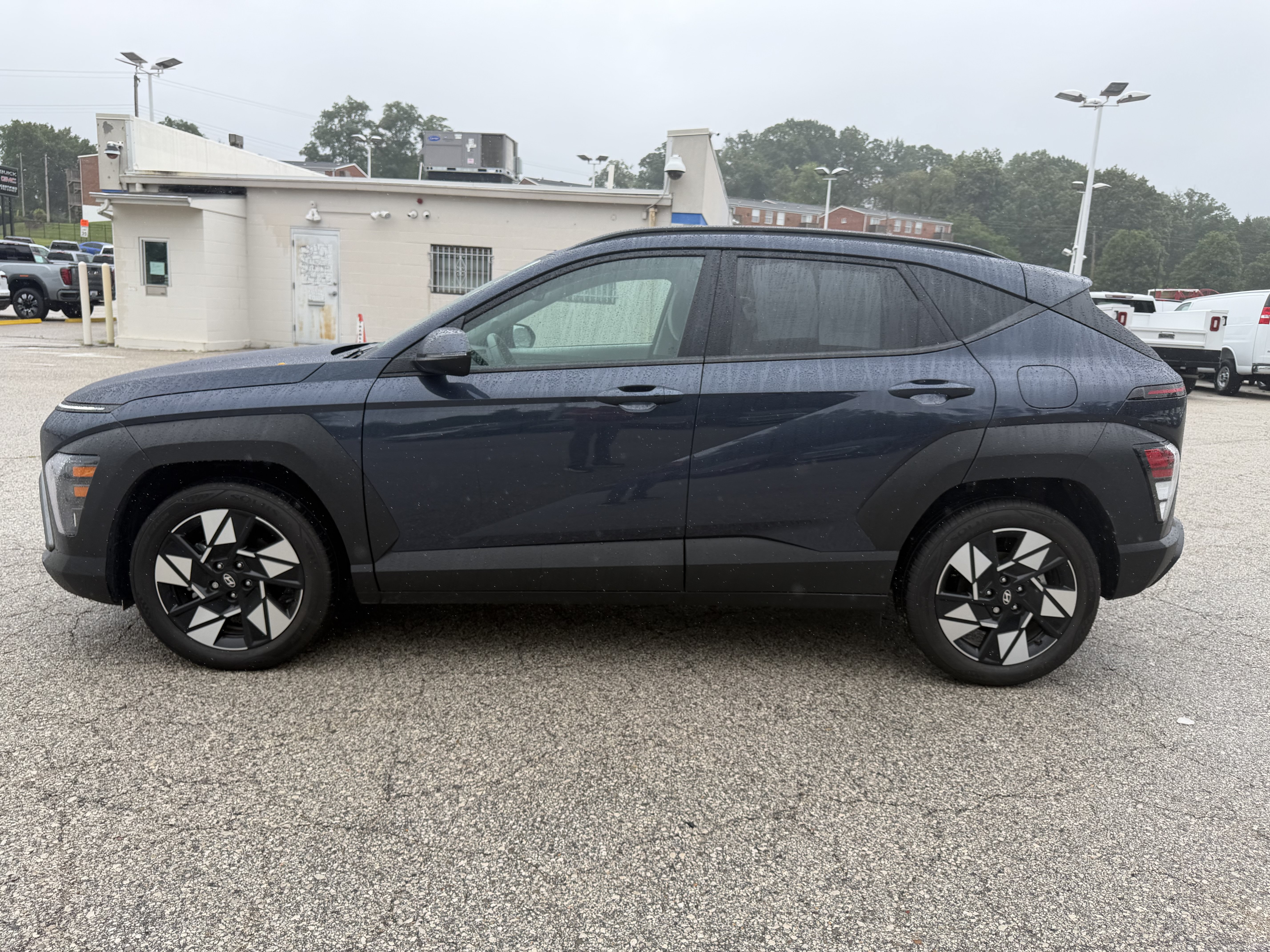 Used 2024 Hyundai Kona SEL FWD image 4