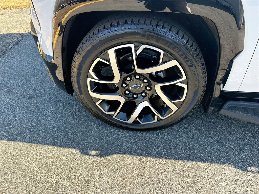 Used 2024 Chevrolet Silverado EV RST image 12