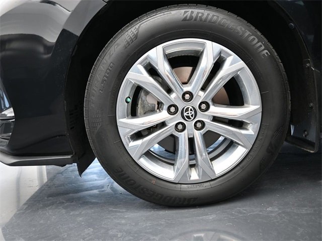 Used 2022 Toyota Sienna XSE image 11