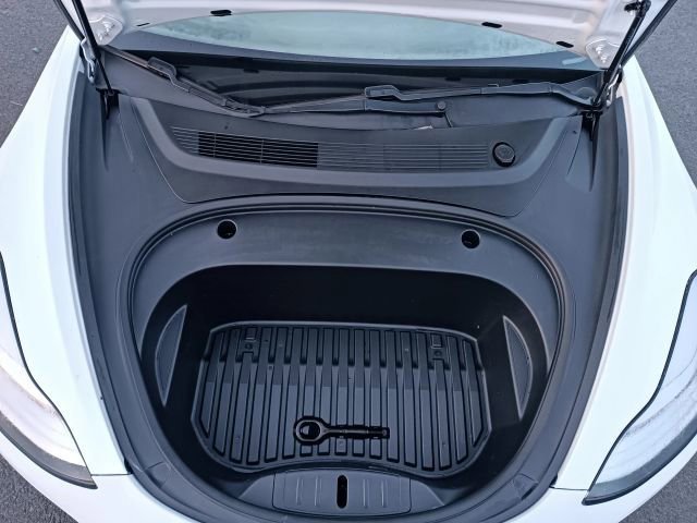 Used 2020 Tesla Model 3 image 28