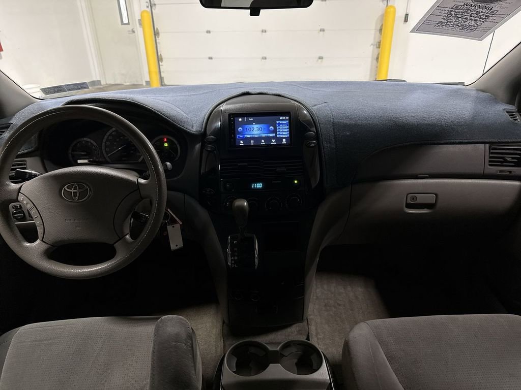 Used 2005 Toyota Sienna LE FWD image 10