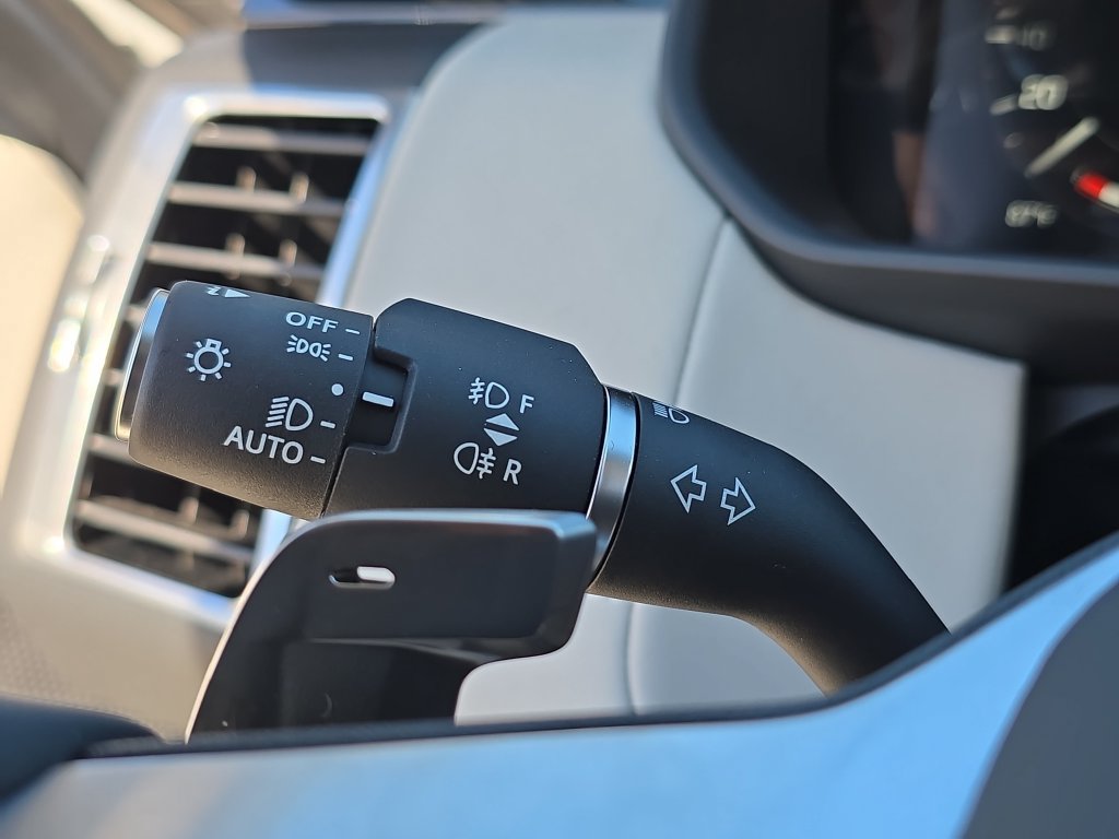 New 2026 Land Rover Discovery S AWD/4WD image 28