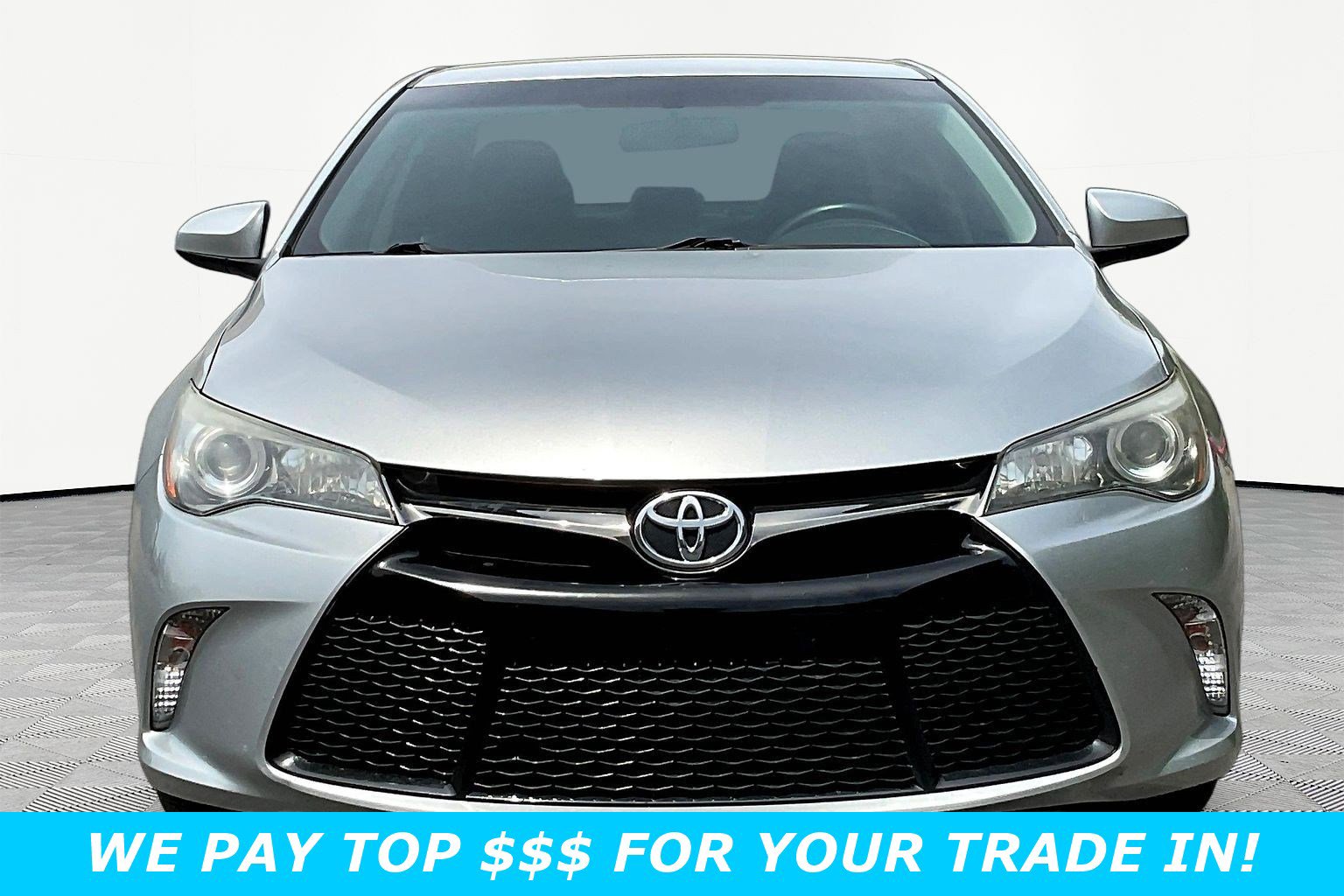 Used 2017 Toyota Camry SE w/ Protection Package (Q2) FWD image 2
