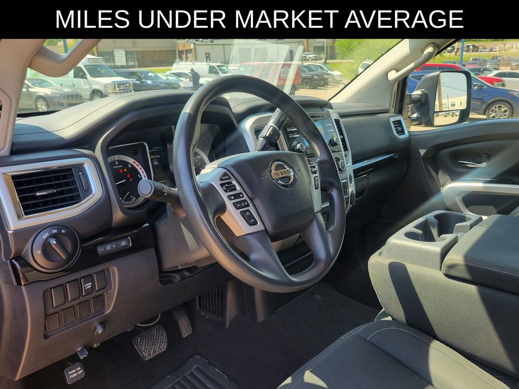 Used 2017 Nissan Titan SV RWD image 10