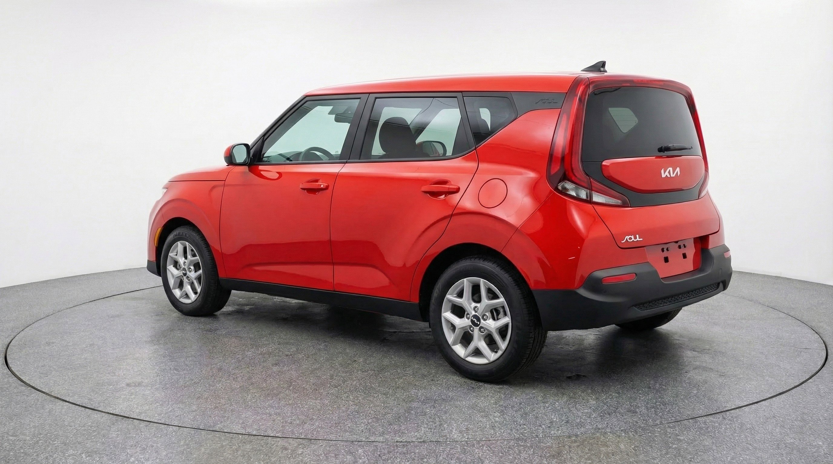 Used 2025 Kia Soul LX w/ LX Technology Package FWD image 6