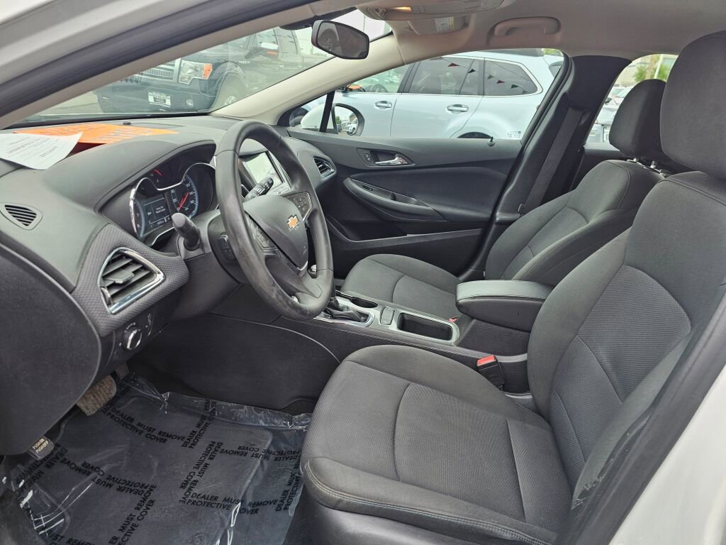 Used 2017 Chevrolet Cruze LT w/ Convenience Package image 24