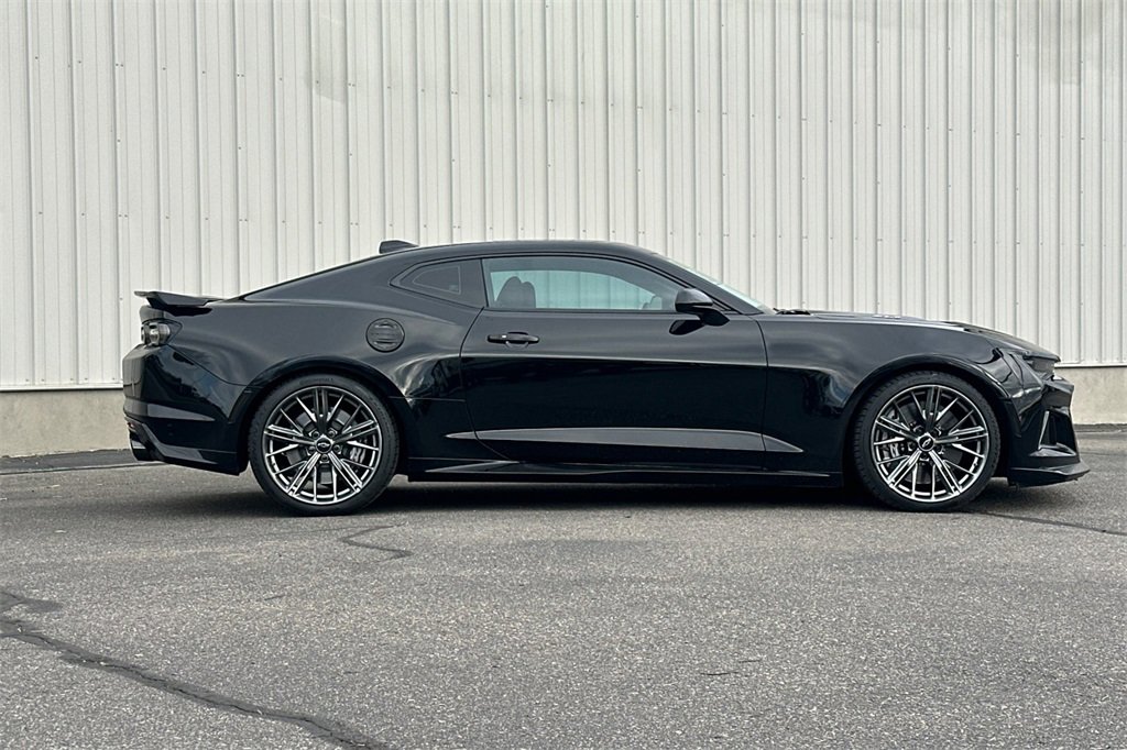 Used 2020 Chevrolet Camaro ZL1 image 4