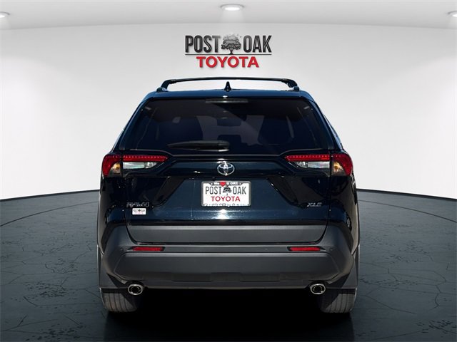 Used 2023 Toyota RAV4 XLE Premium image 6