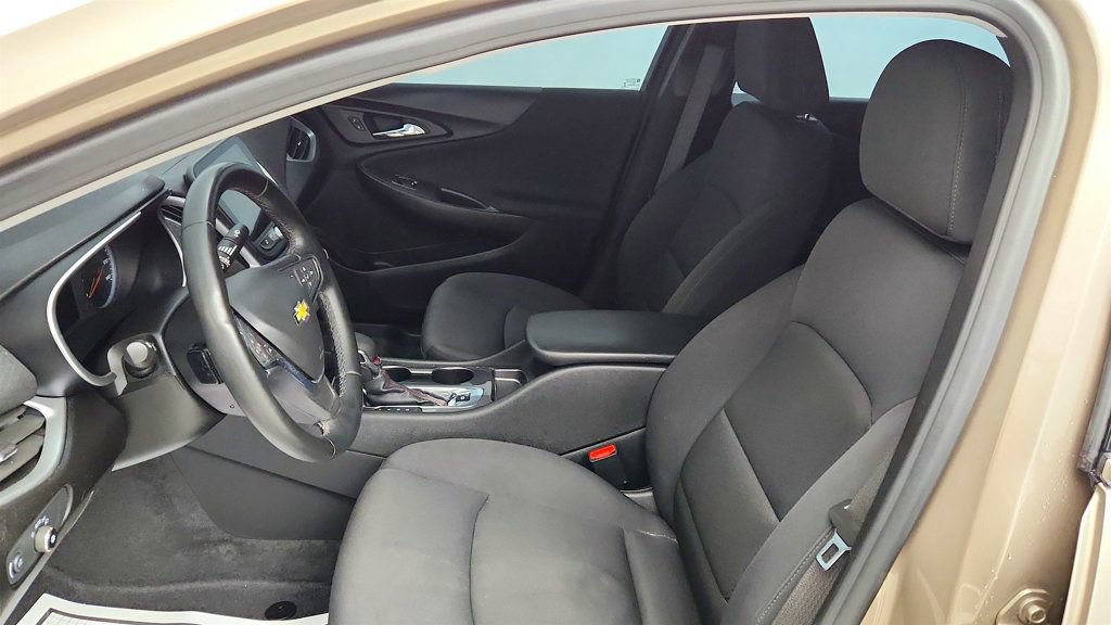 Used 2024 Chevrolet Malibu RS FWD image 17