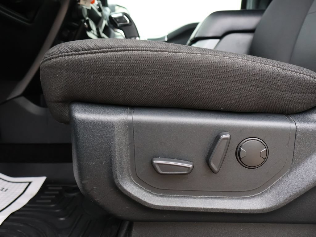 Used 2019 Ford F150 XLT w/ Equipment Group 302A Luxury AWD/4WD image 16